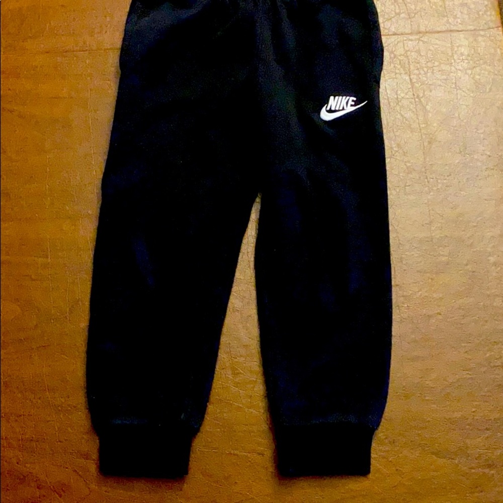 Nike 4T sweatpants